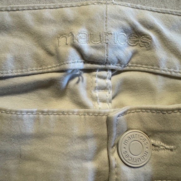 Maurices Women Size 18W White Skinny Jeans Smooth Denim - Picture 4 of 9